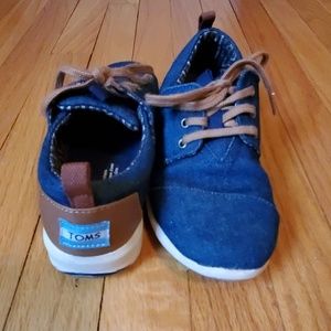 Toms Boys Denim Shoes Size 3.5